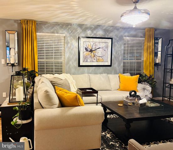 10 CANTERA WAY, Hanover, PA 17331