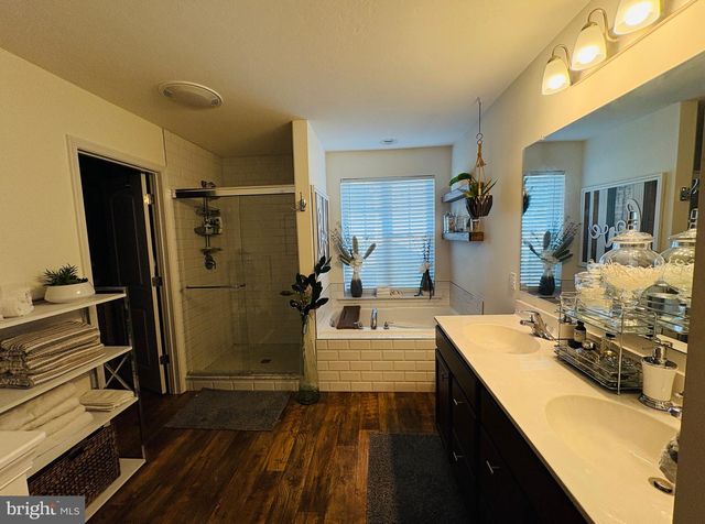 10 CANTERA WAY, Hanover, PA 17331