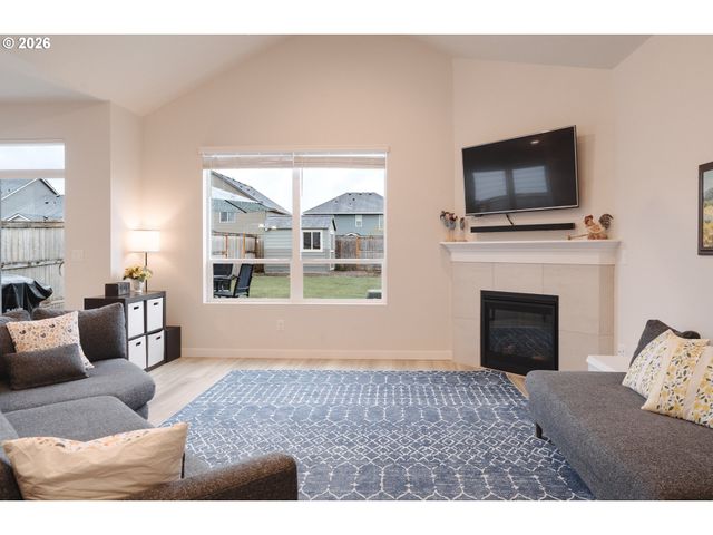 1746 N MILLICAN CREEK St, Lafayette, OR 97127