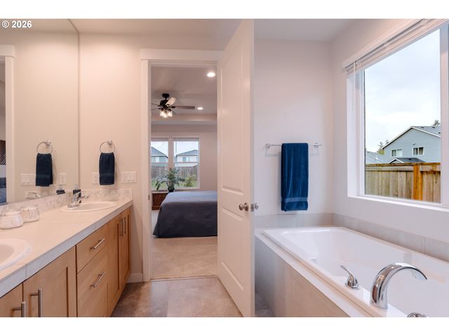 1746 N MILLICAN CREEK St, Lafayette, OR 97127