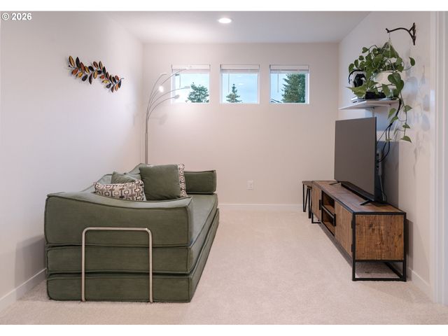 1746 N MILLICAN CREEK St, Lafayette, OR 97127
