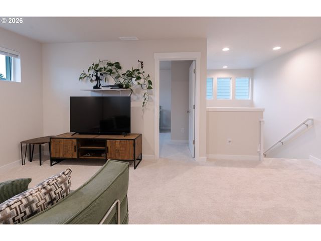 1746 N MILLICAN CREEK St, Lafayette, OR 97127