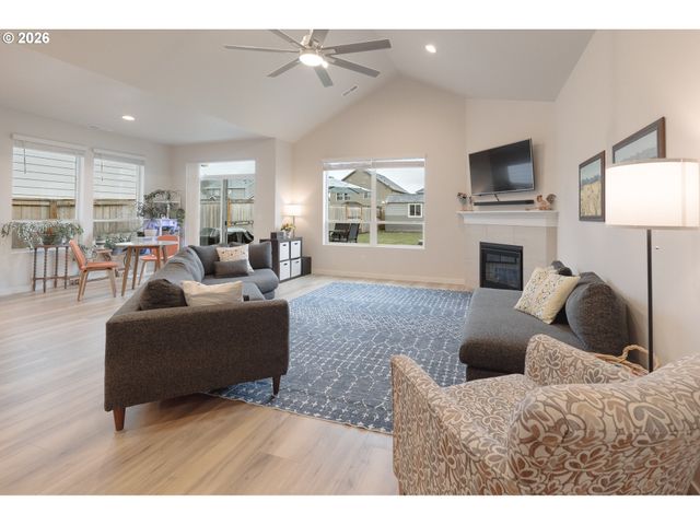 1746 N MILLICAN CREEK St, Lafayette, OR 97127