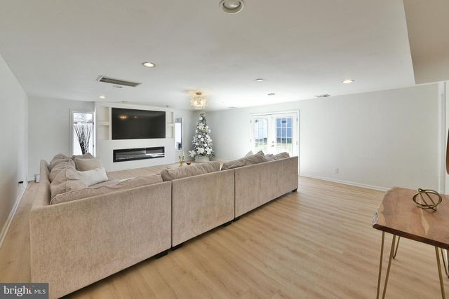 1194 ELBERTA AVE, Bensalem, PA 19020