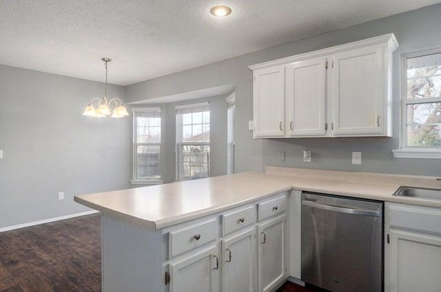 5533 S Walnut Hill Avenue, Springfield, MO 65810