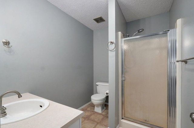 5533 S Walnut Hill Avenue, Springfield, MO 65810