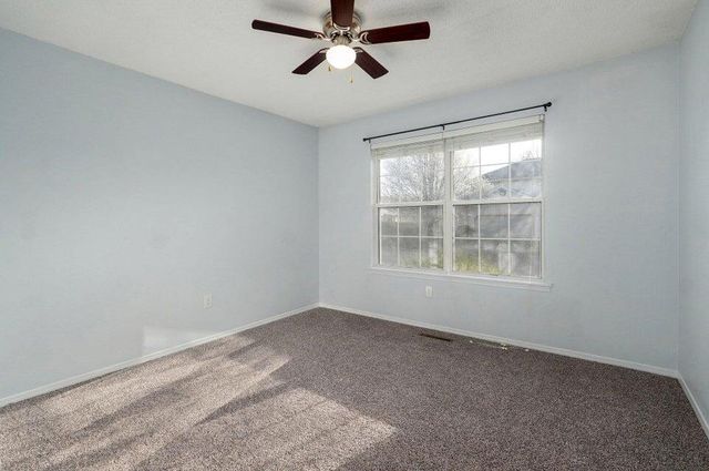 5533 S Walnut Hill Avenue, Springfield, MO 65810