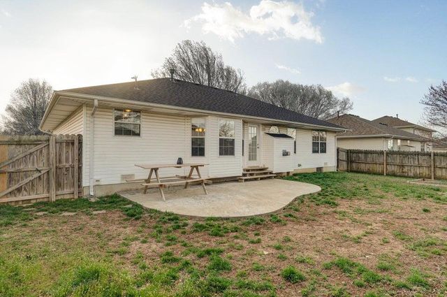 5533 S Walnut Hill Avenue, Springfield, MO 65810