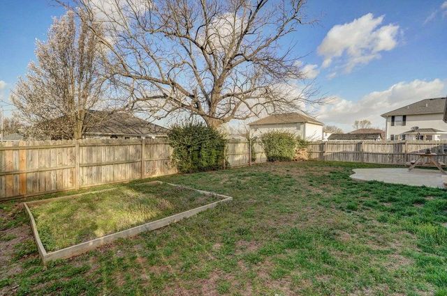 5533 S Walnut Hill Avenue, Springfield, MO 65810