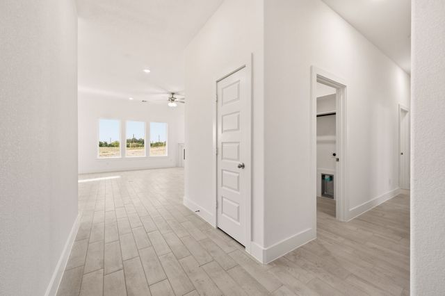 116 Park Hurst Drive, Boyd, TX 76023