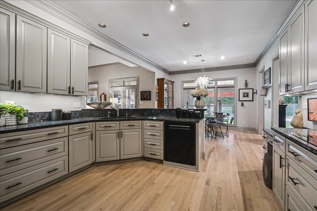 4749 SHADY GROVE RD, Memphis, TN 38117