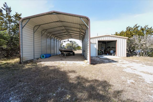 292 private road 1516, Bandera, TX 78003