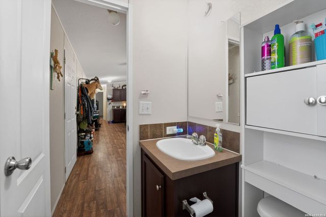 292 private road 1516, Bandera, TX 78003