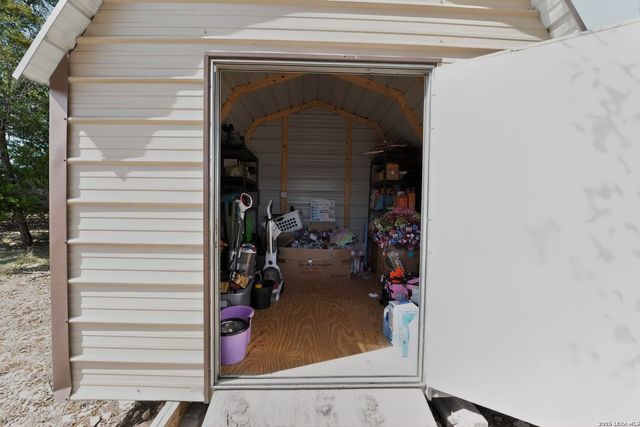 292 private road 1516, Bandera, TX 78003