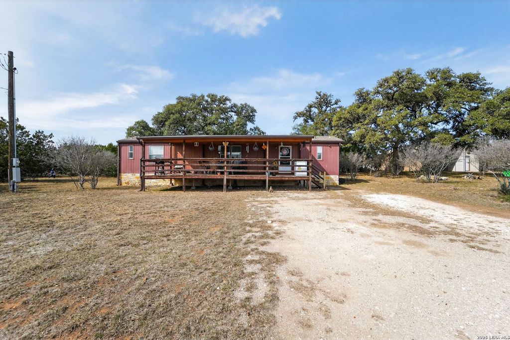 292 private road 1516, Bandera, TX 78003