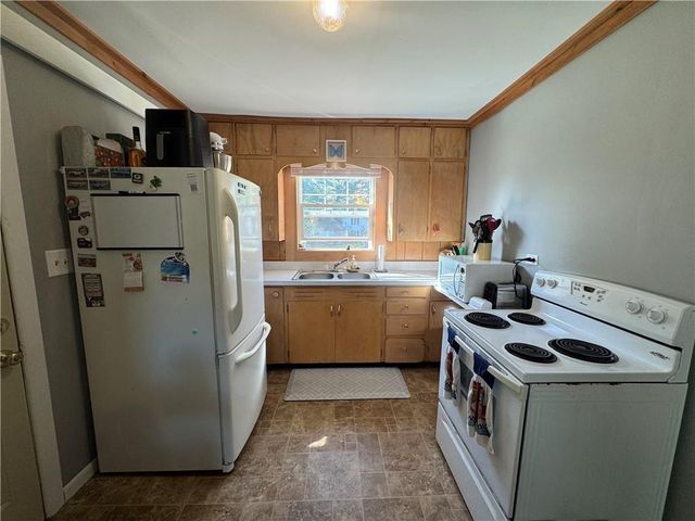 203 S Crocker Avenue, Greenwood, WI 54437