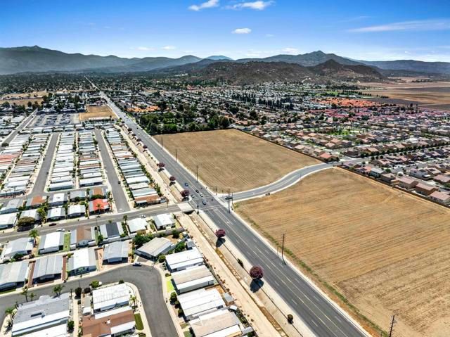 W Stetson Avenue, Hemet, CA 92543