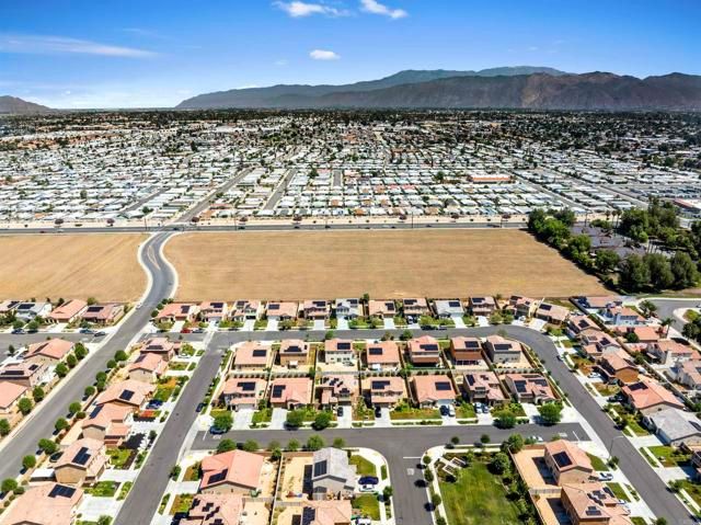 W Stetson Avenue, Hemet, CA 92543