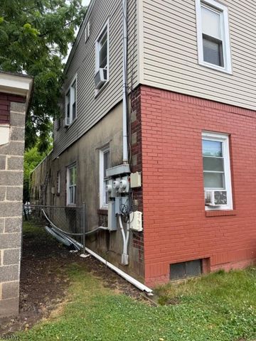 5 2Nd St, Raritan Boro, NJ 08869