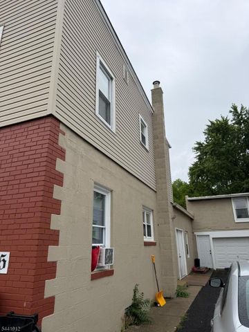 5 2Nd St, Raritan Boro, NJ 08869