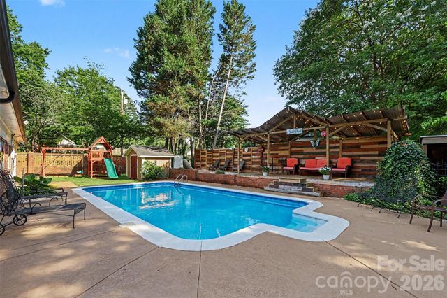 1339 Carmen Lane, Gastonia, NC 28054
