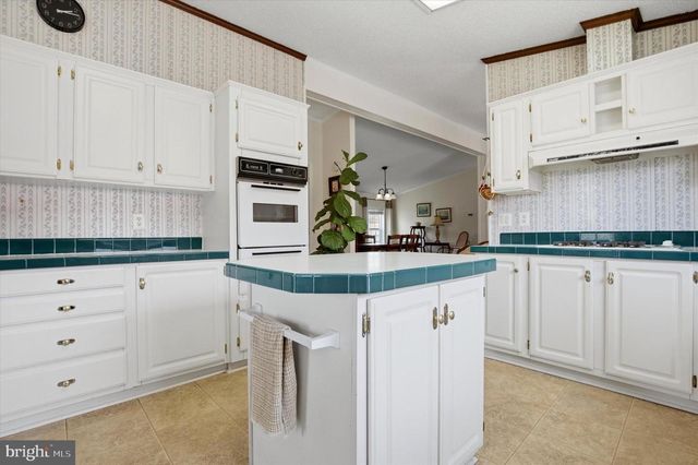 351 FARM LN, North Wales, PA 19454