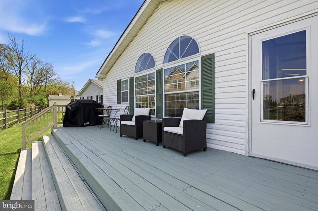 351 FARM LN, North Wales, PA 19454