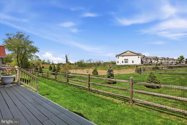 351 FARM LN, North Wales, PA 19454