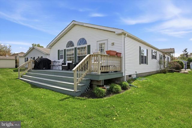 351 FARM LN, North Wales, PA 19454