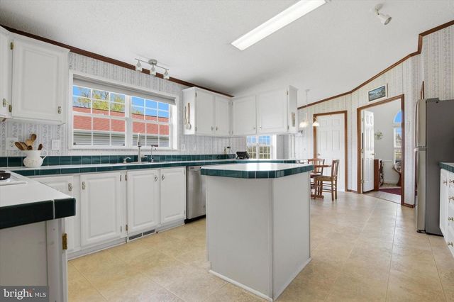 351 FARM LN, North Wales, PA 19454