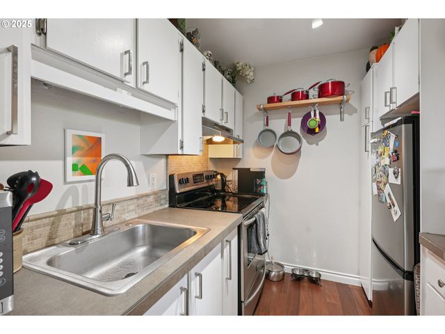 7522 Sw BARNES Rd E, Portland, OR 97225