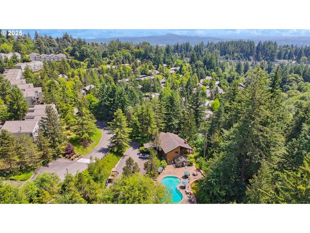 7522 Sw BARNES Rd E, Portland, OR 97225