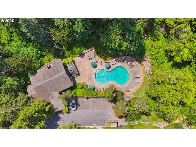 7522 Sw BARNES Rd E, Portland, OR 97225