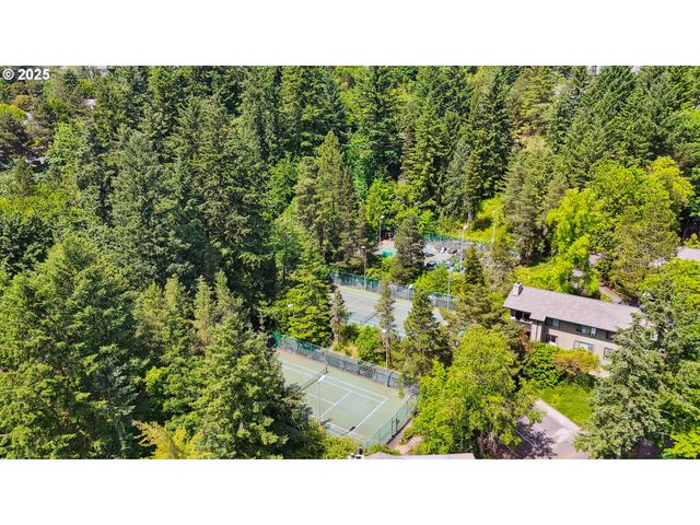 7522 Sw BARNES Rd E, Portland, OR 97225