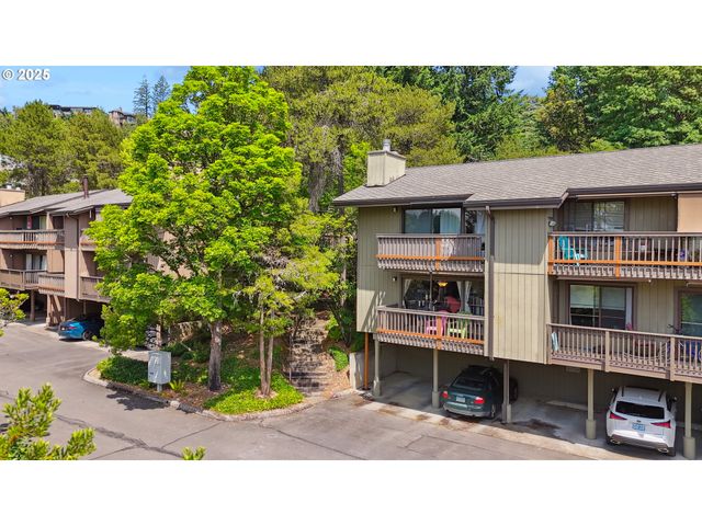 7522 Sw BARNES Rd E, Portland, OR 97225