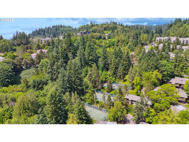 7522 Sw BARNES Rd E, Portland, OR 97225