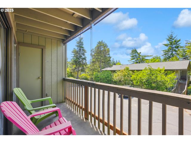 7522 Sw BARNES Rd E, Portland, OR 97225