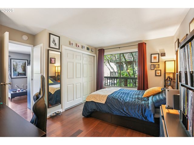 7522 Sw BARNES Rd E, Portland, OR 97225