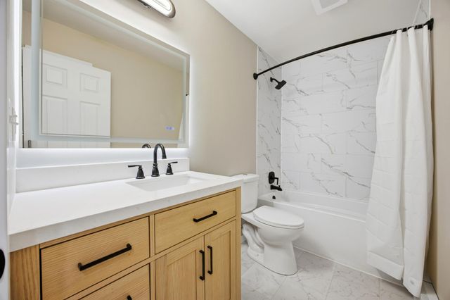 821 7th Avenue N, Fargo, ND 58102