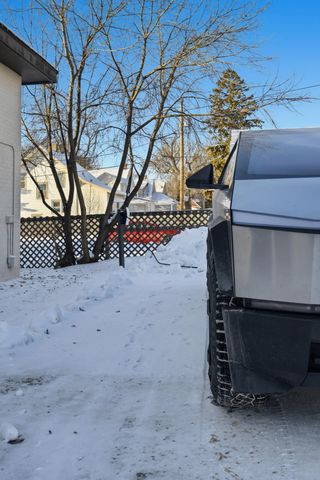 821 7th Avenue N, Fargo, ND 58102