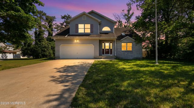 1240 8th Avenue, Toms River, NJ 08757
