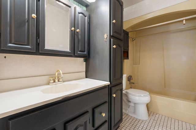 1586 Sunnyslope Drive, Crown Point, IN 46307