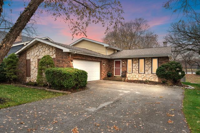 1586 Sunnyslope Drive, Crown Point, IN 46307