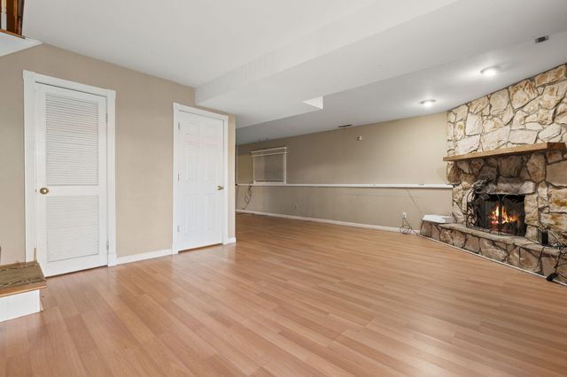 1586 Sunnyslope Drive, Crown Point, IN 46307