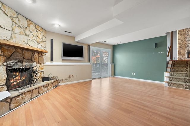 1586 Sunnyslope Drive, Crown Point, IN 46307