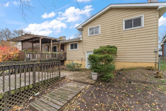 1586 Sunnyslope Drive, Crown Point, IN 46307