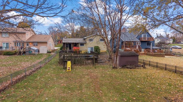 1586 Sunnyslope Drive, Crown Point, IN 46307