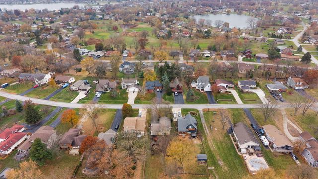 1586 Sunnyslope Drive, Crown Point, IN 46307