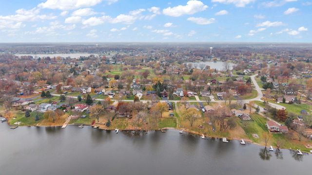 1586 Sunnyslope Drive, Crown Point, IN 46307