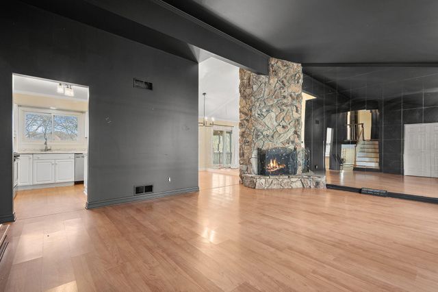 1586 Sunnyslope Drive, Crown Point, IN 46307